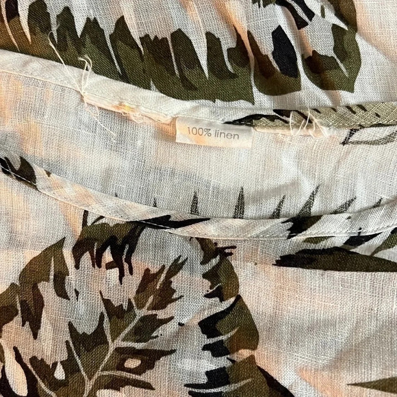 C&C California 100% Linen Blouse Olive Green Leaves Tropical Short Sleeves Top - Picture 7 of 7